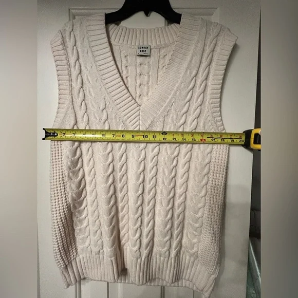 Aritzia Sunday Best Cable Knit White Pullover V-Neck Sweater Vest Women’s XS - Picture 7 of 8